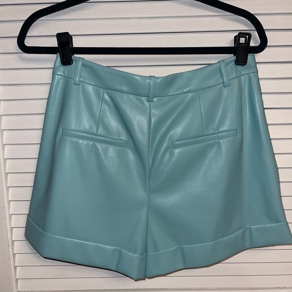 Alice & Olivia Conry Pleated Vegan Leather Shorts in Breeze Color—NWT - Picture 8 of 15